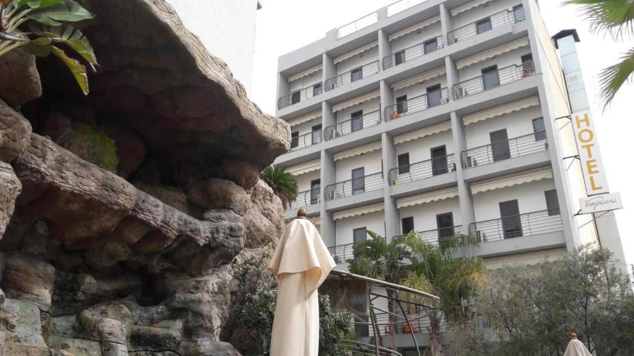 Tropicana Hotel Saint Julian's Exterior photo